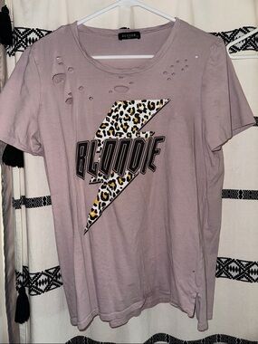 Zutter Women's 'Blondie' Graphic Short Sleeve Tee in Dusty Mauve